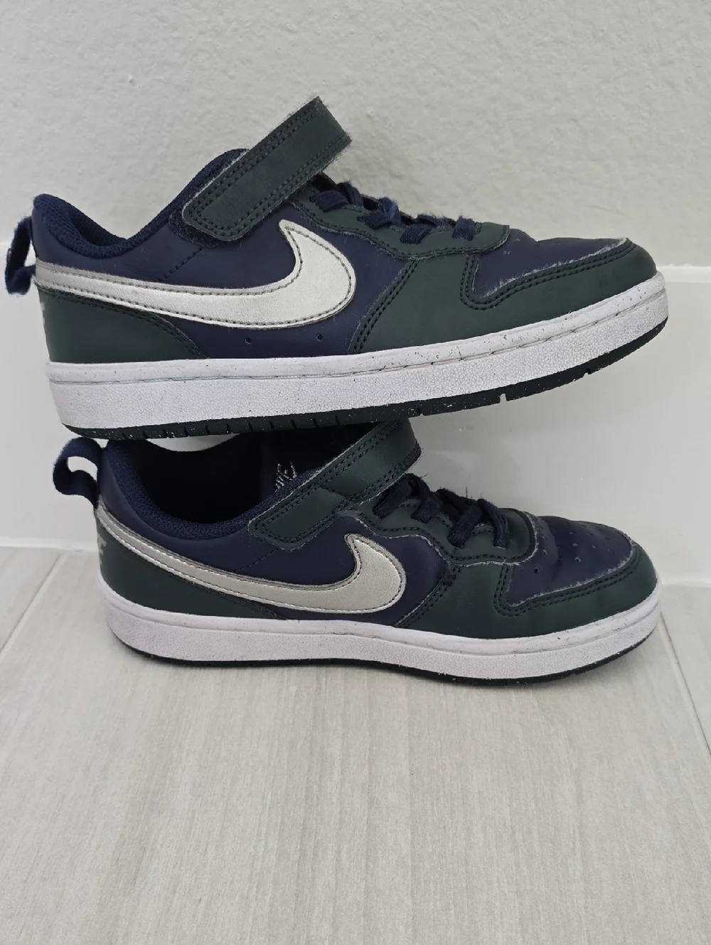 Nike Kids Court Borough Navy Dark Green Silver Hook-and-Loop Low-Top Sneakers